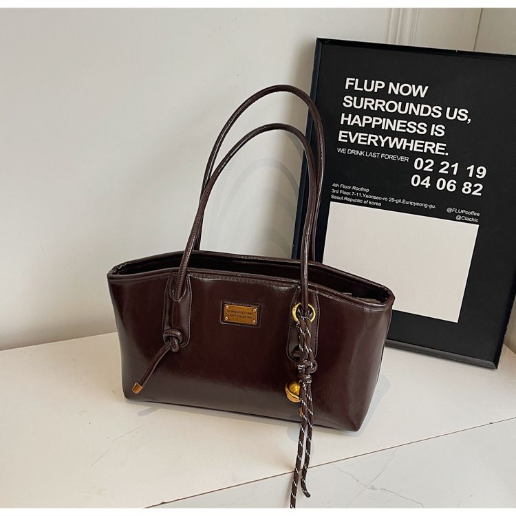 High-end Versatile Tote For Women, Large Capacity 2024 New Winter Trend Shoulder Bag, Commuter Bag_voghion.com