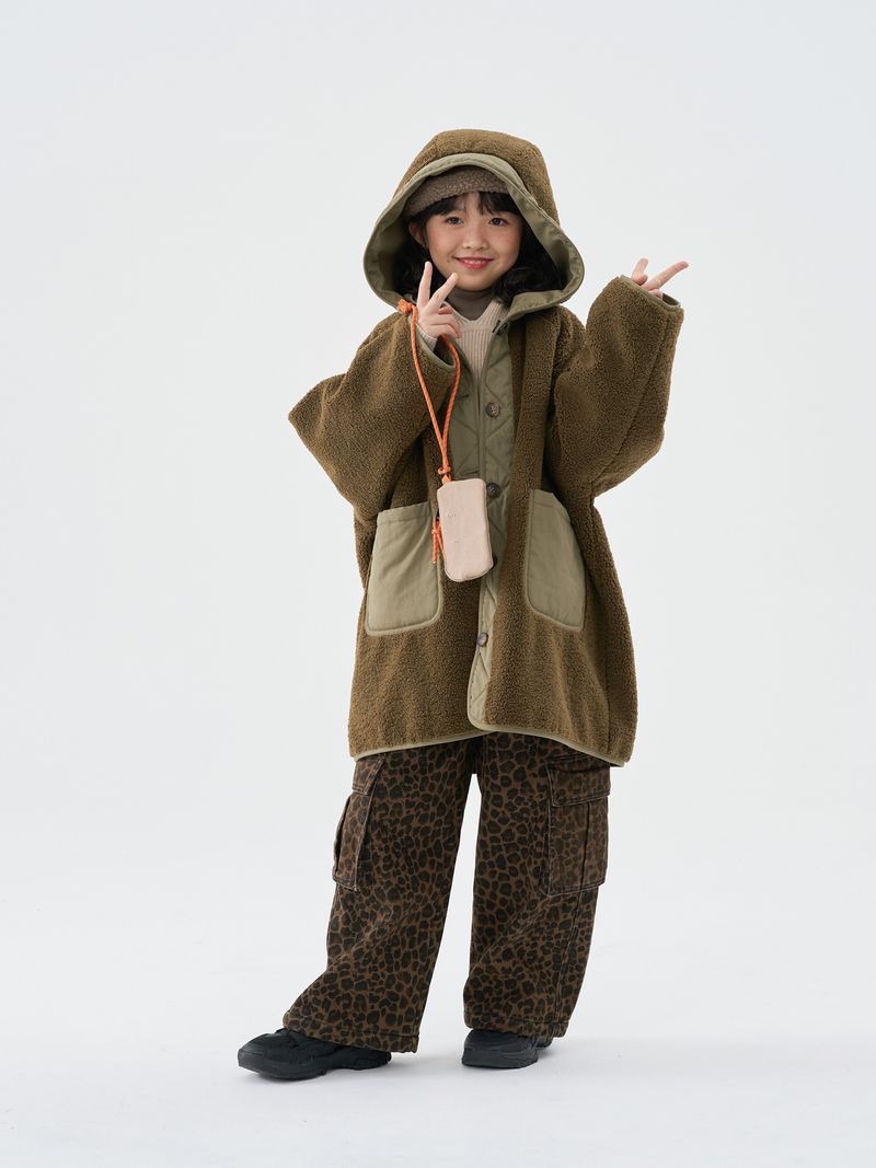 Giacca in peluche per ragazzi e ragazze autunno e inverno 2025, nuova giacca invernale per bambini, con parte superiore spessa e doppia faccia, stile coreano accattivante_voghion.com