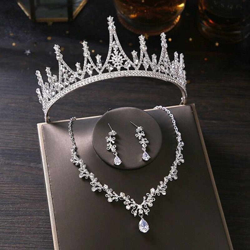 2020 New Bridal Necklace Crown Three-piece Set Alloy Inlaid with Rhinestone Tiara Birthday Crown Wedding Dress Accessories_voghion.com