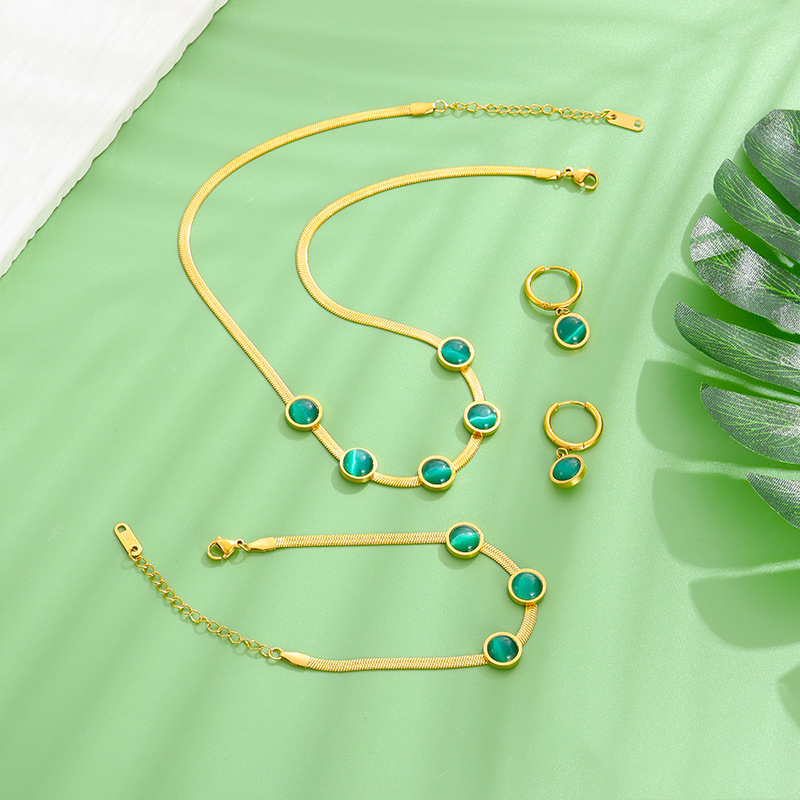 3-teiliges, elegantes, vergoldetes Set aus Armband, Halskette und Ohrringen mit grünem Chalcedon, geeignet für Damenpartys, Feiern und den Alltag_voghion.com