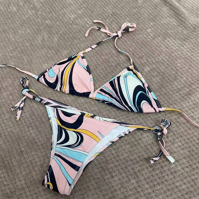 Slim-Fit Triangel Bikiniöverdel för Dam - Bokstavstryck & Magtäckande Design För Små Byst_voghion.com