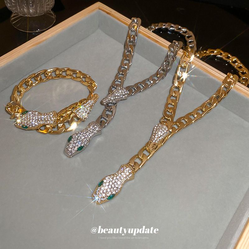 Explosive Snake Shaped Magnetic Bracelet Necklace, Niche Temperament, Y-shaped Clavicle Chain, Exaggerated And_voghion.com