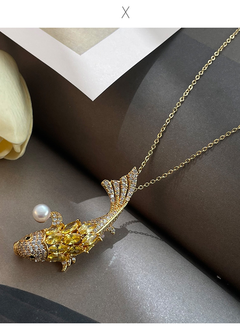 Pesce koi fortunato intarsiato con spilla di alta qualità in zircone accessori spilla di gioielli di seconda mano personalizzati di alta moda per le donne_voghion.com