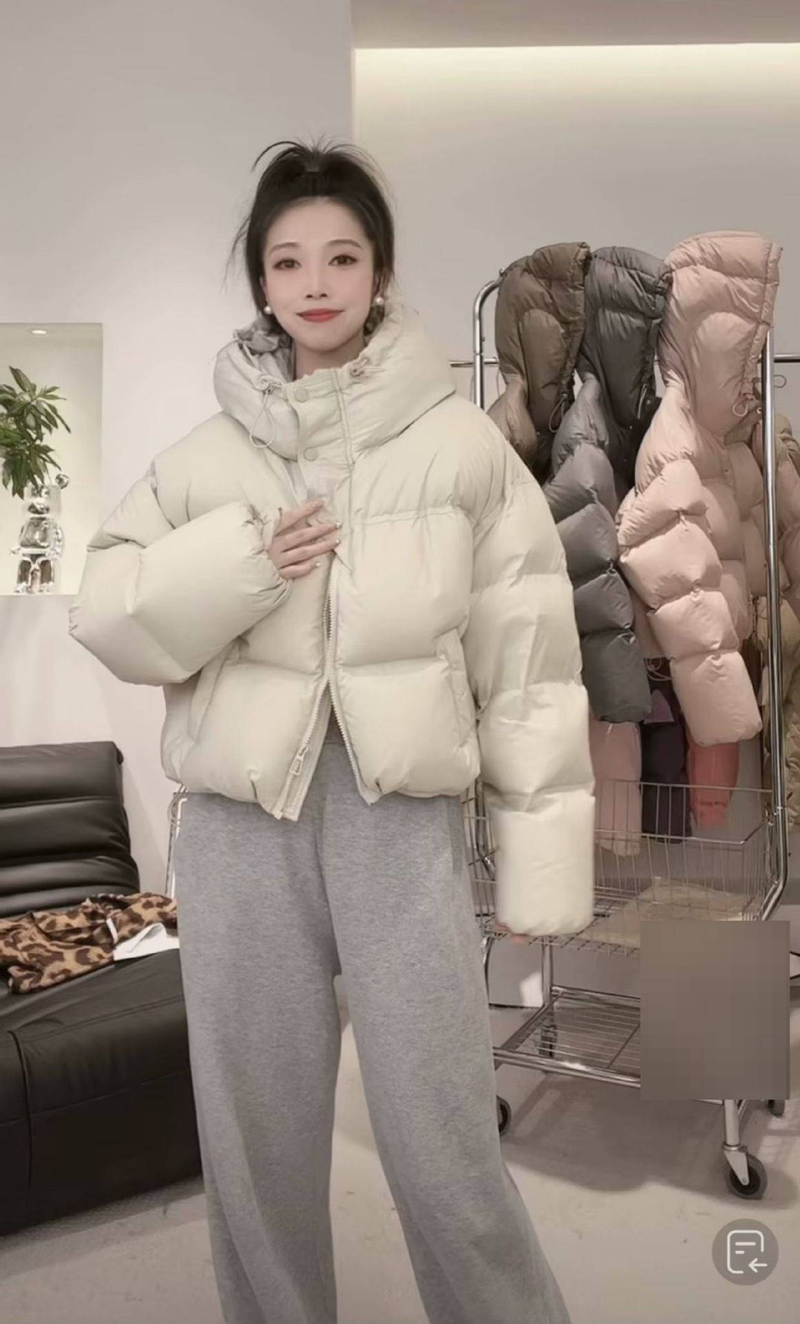 Women’s Oversized Short Puffer Jacket – Hooded Duck Down Coat For Petite & Casual Winter Style | S & M_voghion.com