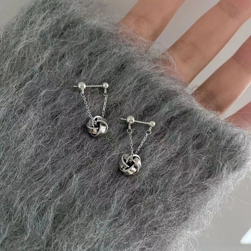 Pendientes con borlas y cadena colgante para mujer, ligeros, de lujo, con diseño de nicho, joyería para las orejas, 2023_voghion.com