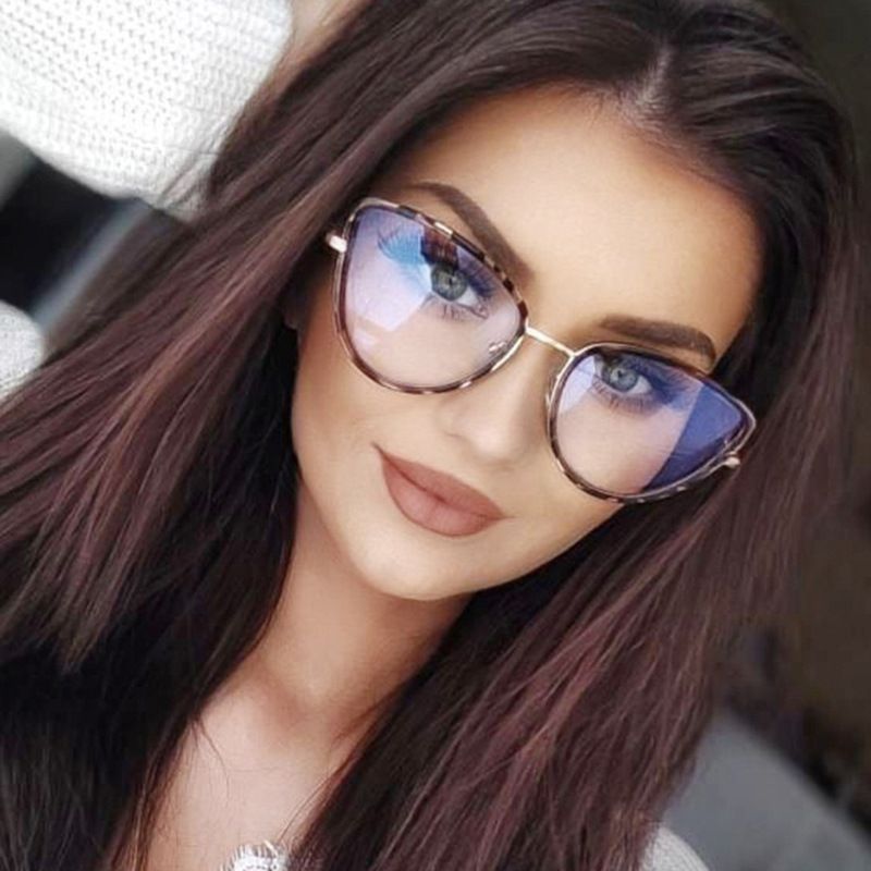 New Arrivals 2024 New Fashion Computer Blue Blocking Light Men Eyeglasses Frame Transparent Vintage Triangle Glasses Women_voghion.com