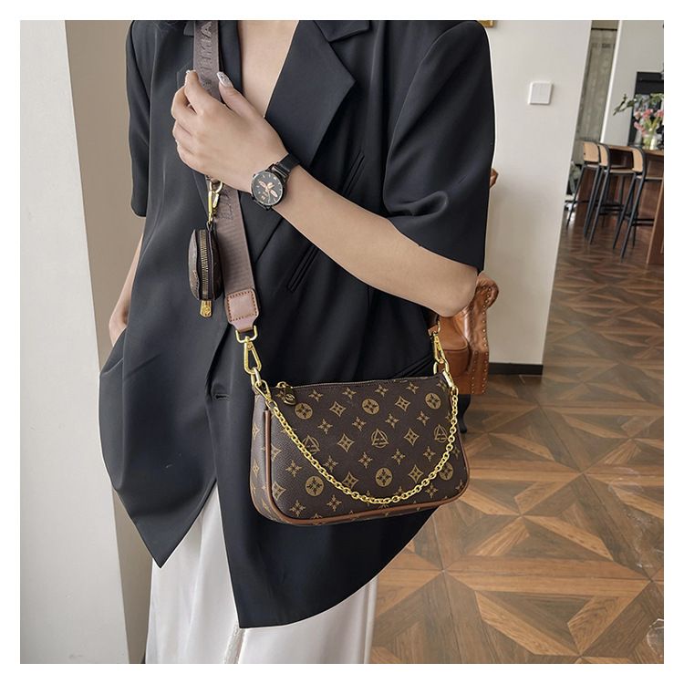Borsa da donna 2024 nuova borsa a tracolla stampata popolare piccola quadrata versatile tracolla larga borsa da donna a spalla singola_voghion.com