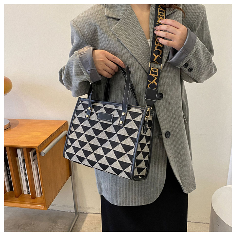 Herbst und Winter Große Kapazität Taschen 2023 Neue frauen Taschen Mode Pendler Schulter Taschen Casual Persönlichkeit College Student Tragetaschen_voghion.com