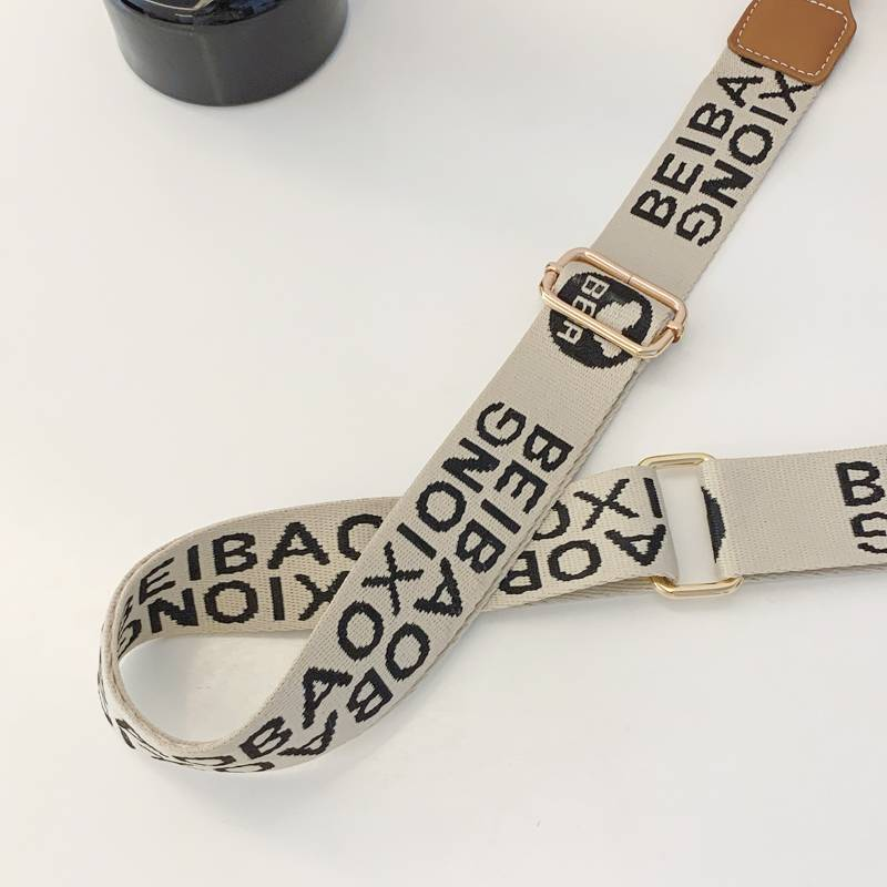 2024 New High-End Print Splicing Cartoon Printed Chest Bag Waist Pack_voghion.com