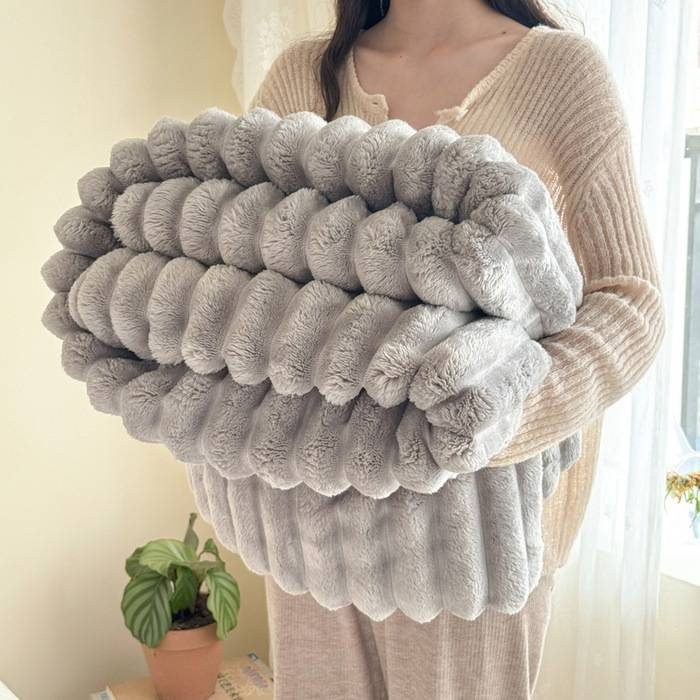 Popüler kalınlaştırılmış tavşan peluş uyku battaniyesi flanel süt polar battaniye 4,8 cm genişliğinde klima battaniyesi_voghion.com