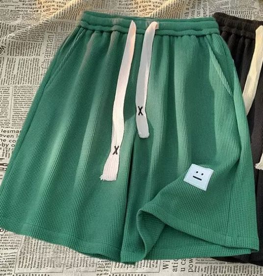 Férfi ruházat 2024 nyári nagy méretű gofri nadrág sport divatmárka rugalmas derék rövidnadrág férfi vékony hétköznapi laza ötpontos nadrág_voghion.com