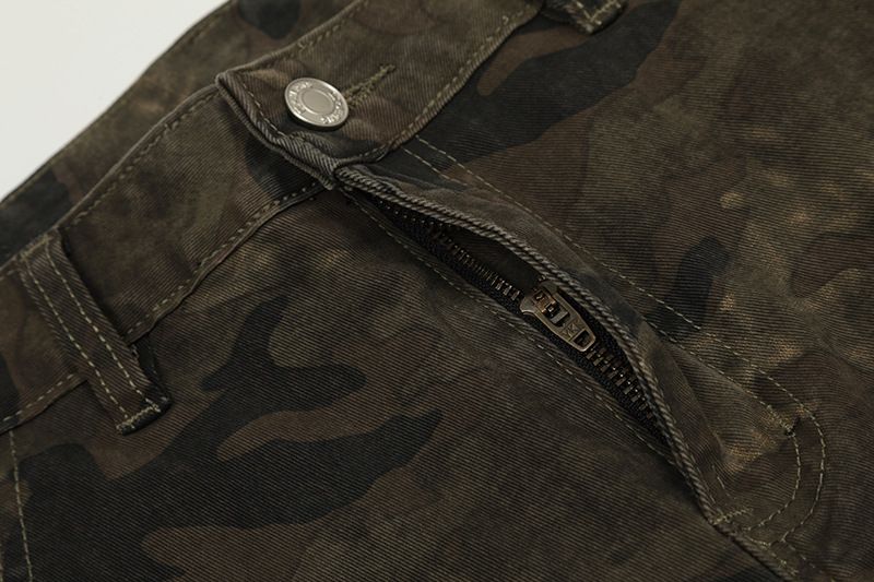 Jeans unisex alla moda con pantaloni cargo slim fit mimetici in stile americano e blocchi di colore_voghion.com