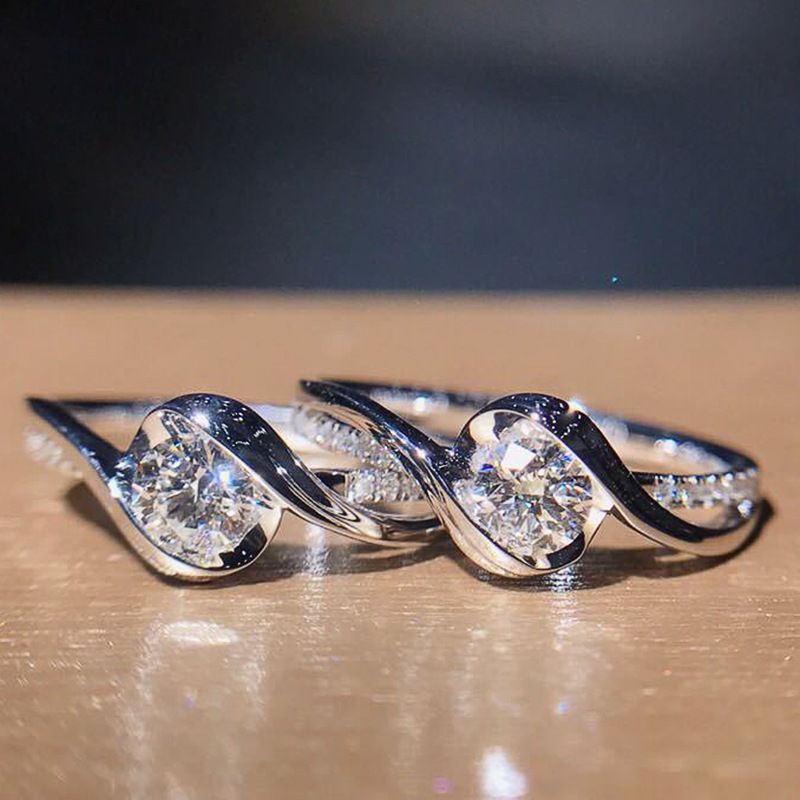 Cao Shi Live Broadcast Stars heeft dezelfde creatieve Twist Arm Heart Eight Arrow Zircon vrouwelijke verlovingsring_voghion.com
