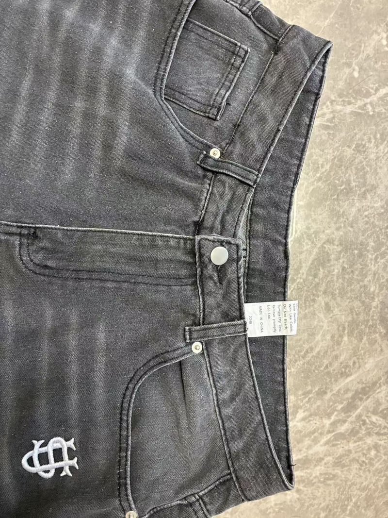 Herren-Jeans im Retro-Stil mit geradem Bein, gewaschen, besticktes Design, lässige Distressed-Hose_voghion.com