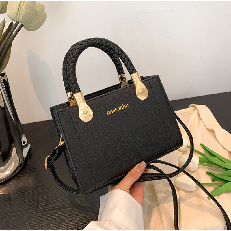2024 Sommer Neue Mode Weben Handtasche Einzelne Schulter Crossbody Kleine Quadratische Damentasche Mischreihe_voghion.com