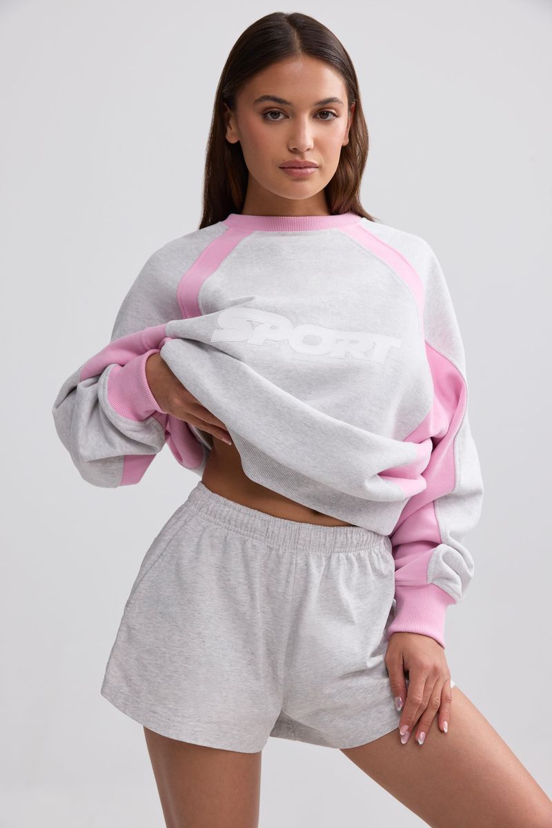 Color-block hoodie en shorts set voor dames – oversized pullover met bijpassende lounge shorts (streetwear stijl, S-XL, 3 neutrale tinten)_voghion.com