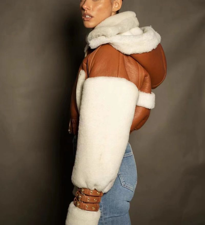 Fur one-piece lamb fur short coat women's winter American retro stitching contrast color hooded motorcycle jacket top_voghion.com