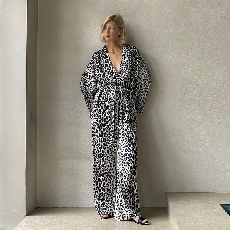 Ensemble deux pièces à manches longues et col en V pour femme avec pantalon à jambe large_voghion.com