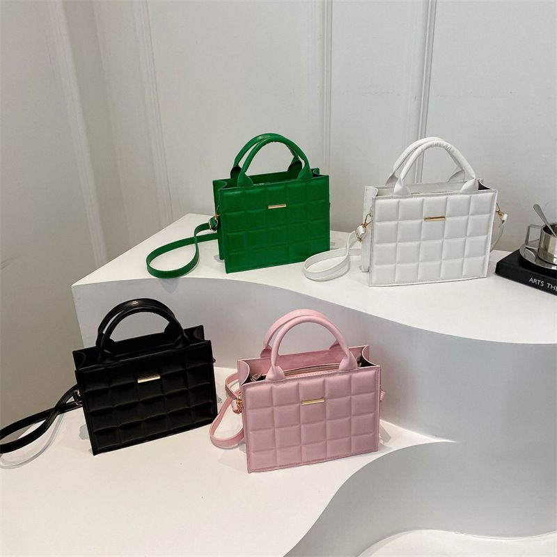 Pressed Women's Textured Crossbody 2024 New Korean Fashion Handbag Niche Single Shoulder Bag_voghion.com