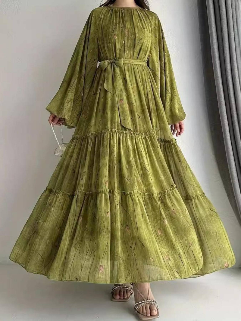 Elegancka sukienka maxi z długim rękawem i kwiatowym nadrukiem dla muzułmanek – skromny, luźny krój z wielowarstwowymi falbanami (czarny, pawi zielony, oliwkowy)_voghion.com