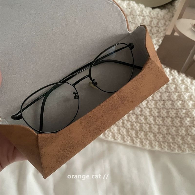 Unisex Frosted retro sense glasses case ins niche high pressure Japanese art bun optical glasses sunglasses_voghion.com