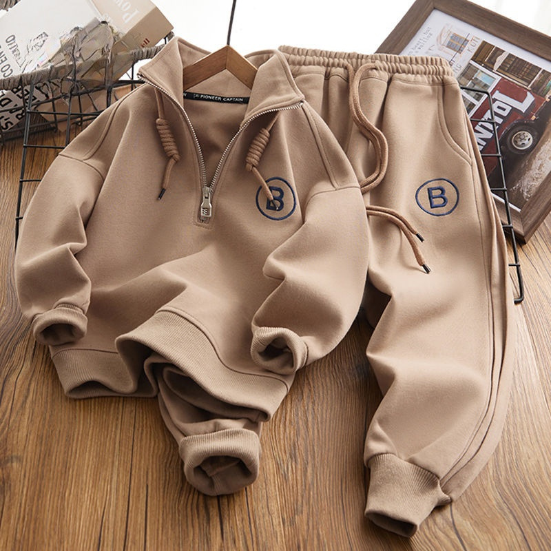 Boys Autumn and Winter New Pi Shuai Sweater and Pants Two Piece Set 2023 Middle and Big Boys Top and Pants Sports Set_voghion.com