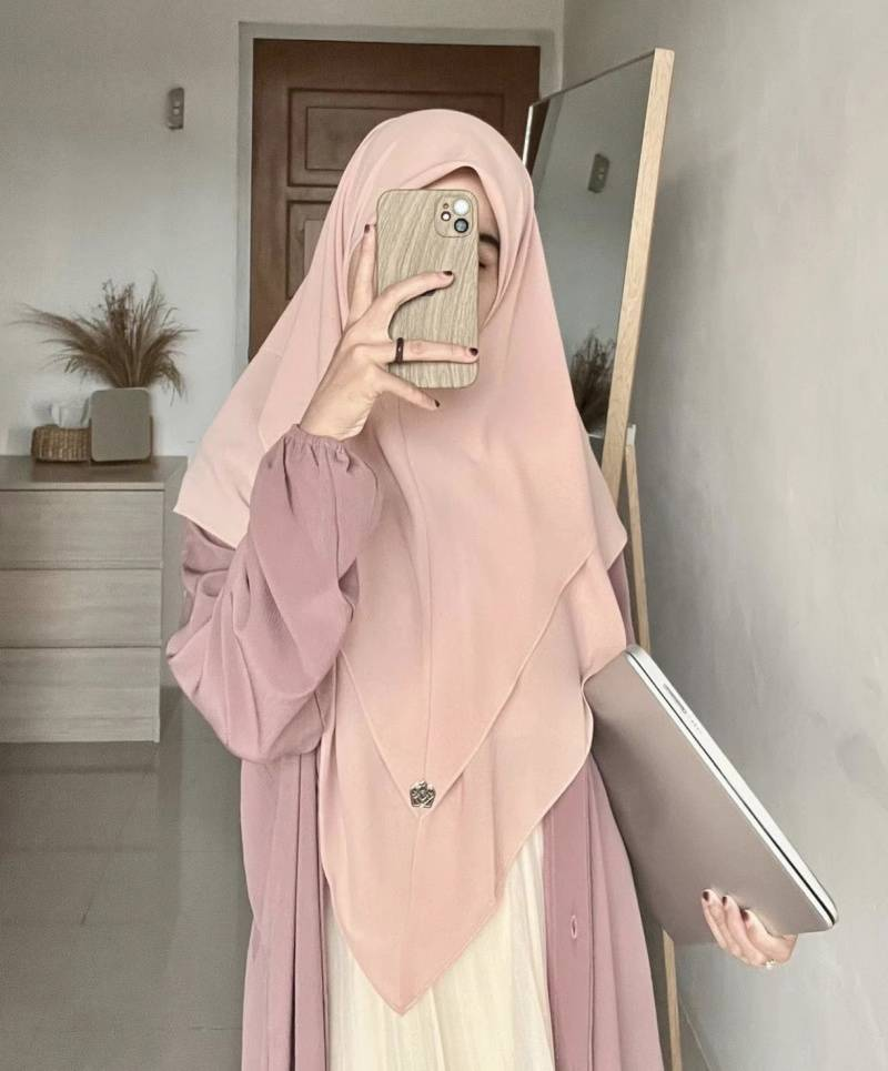 Fashion Sarong New Solid Color Headscarf Pearl Chiffon Convenient Paragraph Square Scarf Sun And Wind Travel Scarf_voghion.com