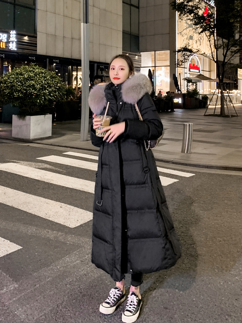 Women's Slim Fit Long Down Coat With Real Fox Fur Collar - Waist-Cinching Winter Jacket For Cold Weather (Black/Beige/Green)_voghion.com