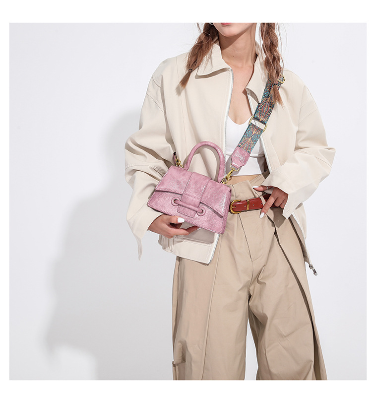 Borsa retrò stile Hong Kong 2023 nuova borsa da donna texture borsa a tracolla singola versatile borsa a tracolla con tracolla larga_voghion.com