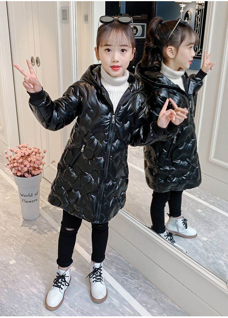 Abbigliamento per bambini Cappotto di cotone per ragazze 2024 nuovo cappotto invernale ispessito elegante piccolo in cotone per bambini cappotto di cotone in pelle brillante lavabile senza piumino_voghion.com