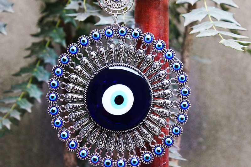 Kreatives Wohnzimmer im europäischen Stil, silbernes Metall, Retro-blaues Türkiye-Augen-Dekoration, Wandanhänger_voghion.com