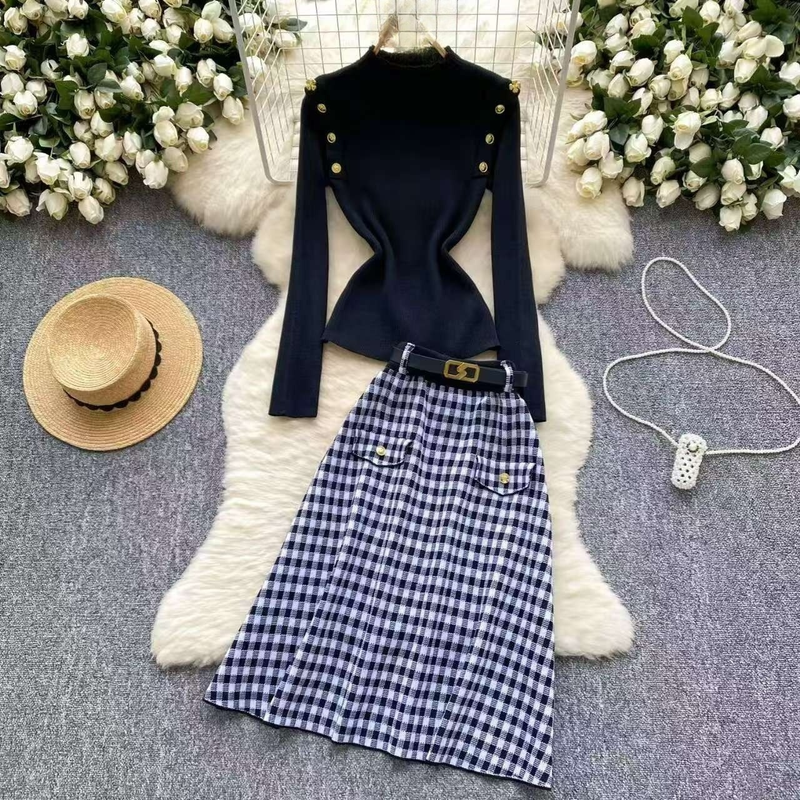 Dameskleding Herfst- en wintertruipak voor dames, high-end dame, mid-neck metalen knoop slim fit trui + hoge taille geruite rok_voghion.com