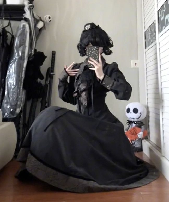 Dark Style Design Waist-Cinching Long Sleeve Top + High-Waisted Skirt High-End Elegant Two-Piece Set_voghion.com