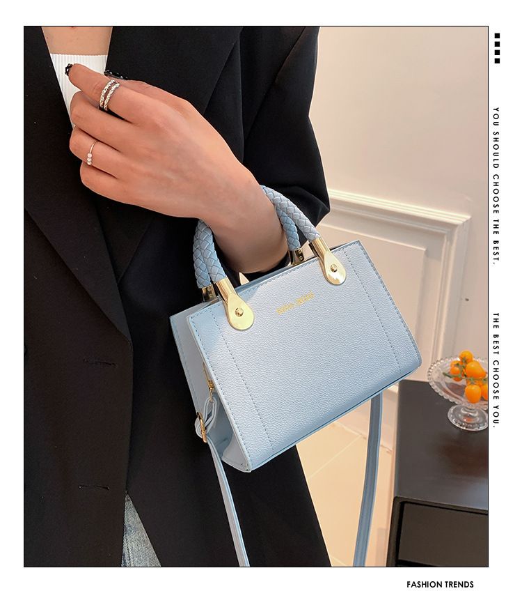 2024 Sommer Neue Mode Weben Handtasche Einzelne Schulter Crossbody Kleine Quadratische Damentasche Mischreihe_voghion.com