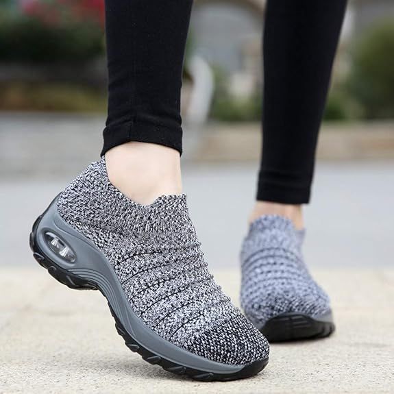 Sneakers da passeggio per donna larghe, scarpe da ginnastica estive alla moda in maglia slip on_voghion.com