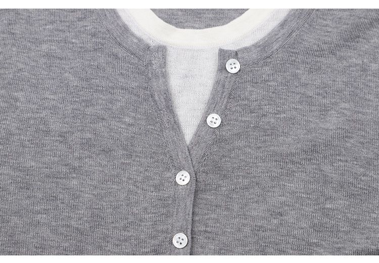 THE MIND Wool Contrasting Color Fake Two-piece Long-sleeved Knitted Sweater Women's 2025 Autumn And Winter Korean Version Simple Sweater_voghion.com