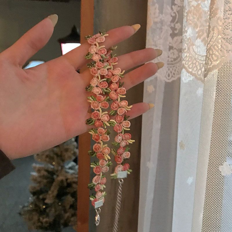 2025 Nuovi arrivi Collana pendente in pizzo da donna con ricami e fiori_voghion.com