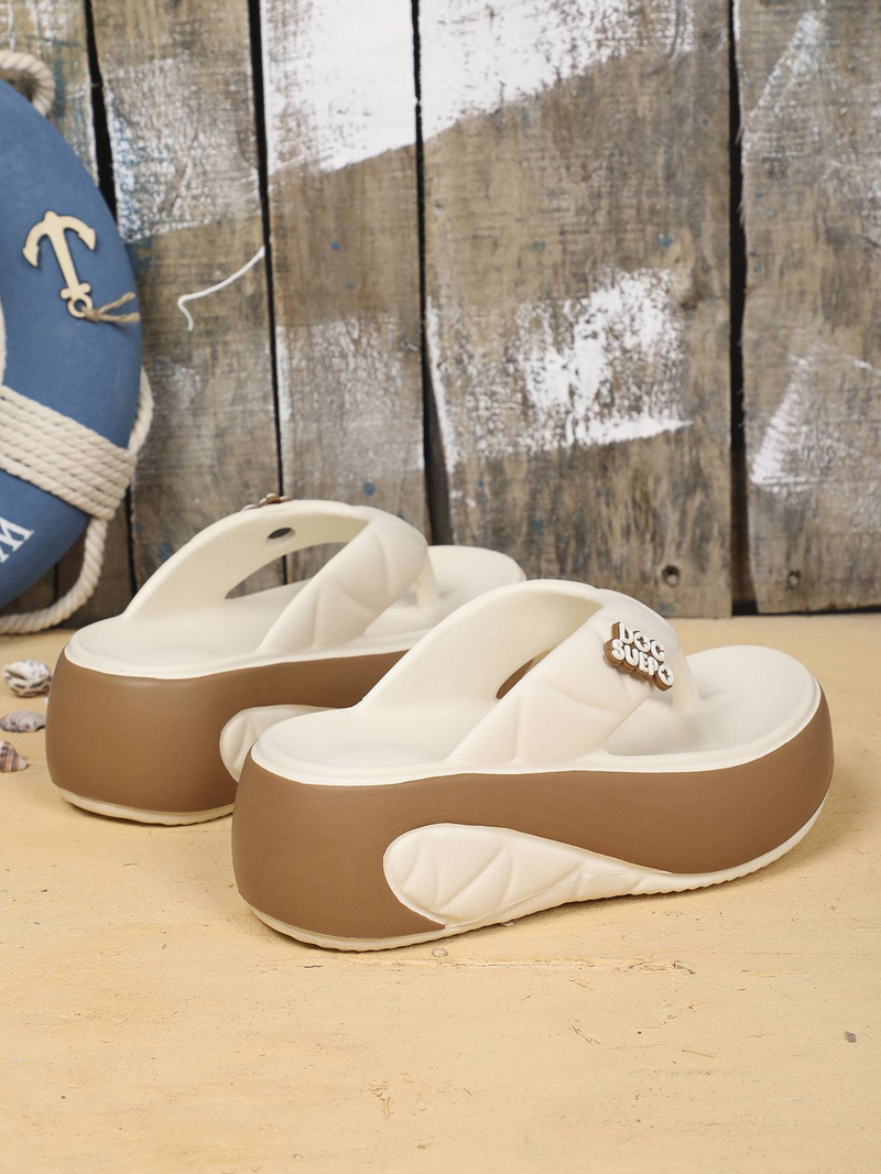 2024 nuove infradito estive con fondo spesso e fondo alto all'esterno per aumentare la moda i piedi semplici possono essere indossati all'esterno pantofole con lettere_voghion.com