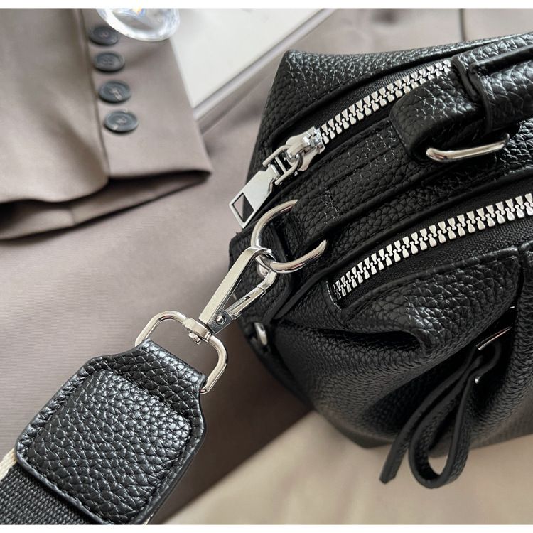 Fashionable pleated for women with multiple compartments, new personalized trendy crossbody bags, commuting casual_voghion.com