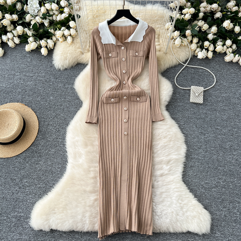 Rochie de damă de lux, retro, cu rever în culori contrastante, mâneci lungi, nasturi metalici, croială slim, cu dungi verticale, tricotată_voghion.com