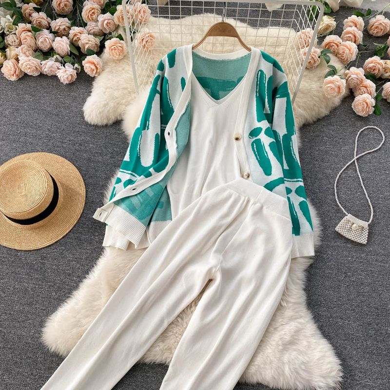 Kadın iç katman, ince kesim pantolonlu üç parçalı set Şık gündelik takım elbise, harf baskılı bol örme ceket, yelek,_voghion.com