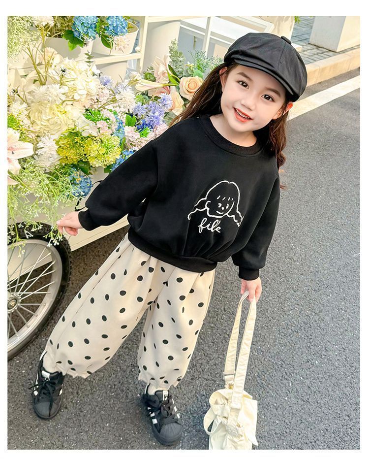 Mädchen Herbstanzug 2025 – Neue koreanische Version für Kinder im ausländischen Stil – Modisches zweiteiliges Set aus schwarzem Pullover und gepunkteter Hose_voghion.com