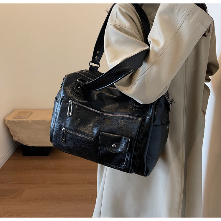 Large Capacity Bag 2023 New Shoulder Crossbody Business Trip Duffle Bag Women's Casual Retro Versatile Handbag Travel Bag_voghion.com