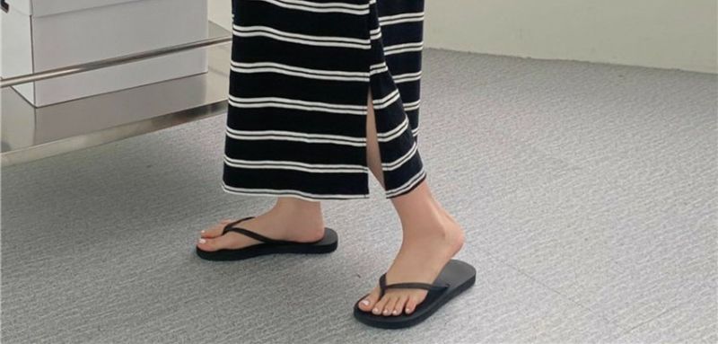 Versione coreana di un elegante abito a righe con t-shirt, perfetto per l'estate da donna, versatile, ampio, snellente, casual lungo_voghion.com