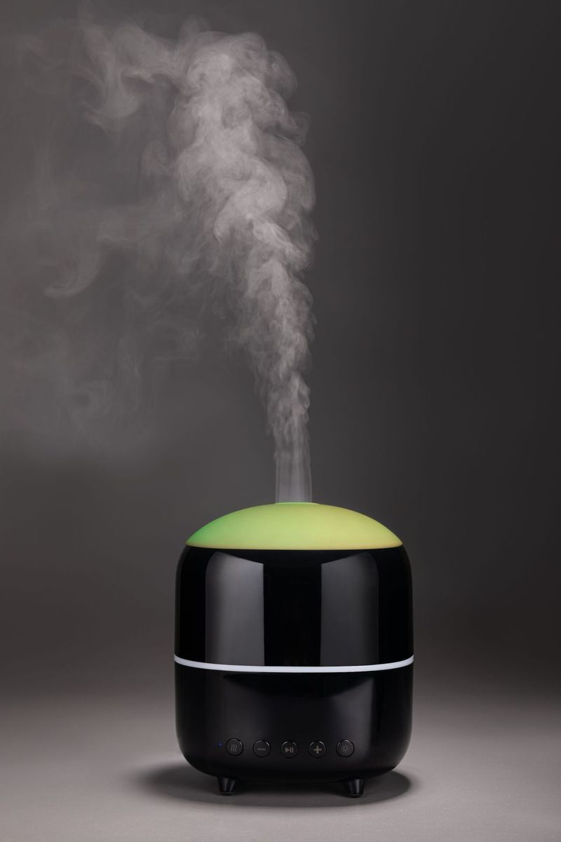 Ultrasonic Aroma Diffuser With Bluetooth Speaker, LED Clock & Night Light, 500ml Humidifier For Home Office Bedroom, Auto Shut-Off_voghion.com