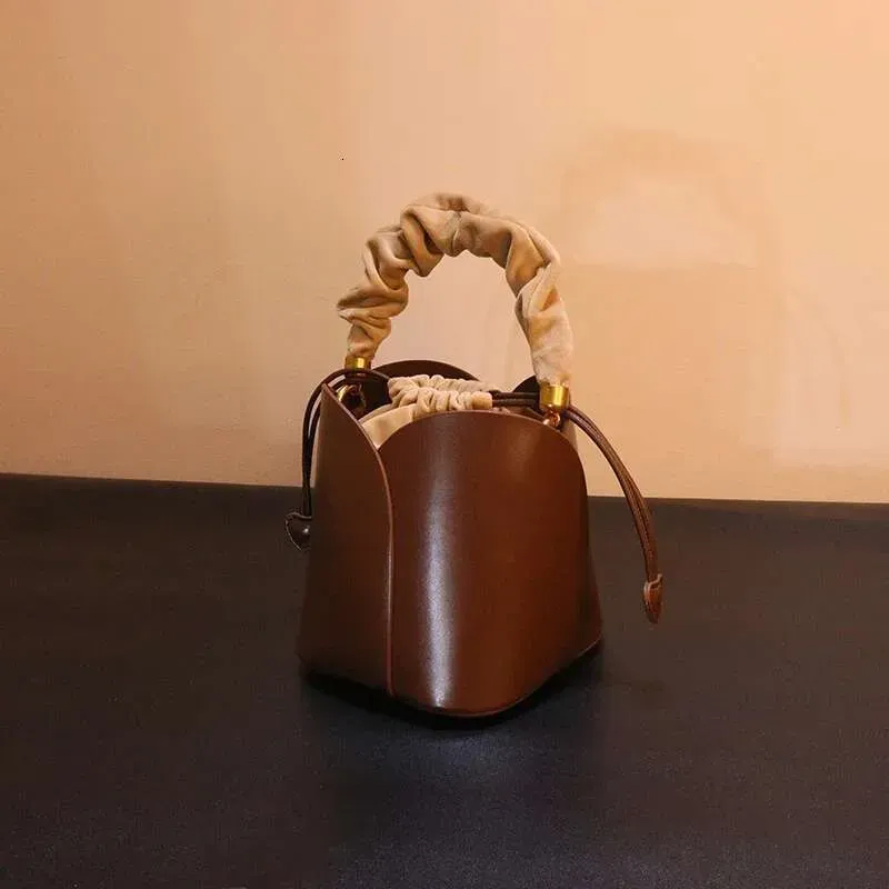 Miniaturowa torebka typu bucket z kwiatowym wzorem w kształcie płatków, torebka typu crossbody z niszowym wzorem, modna z najwyższej półki_voghion.com