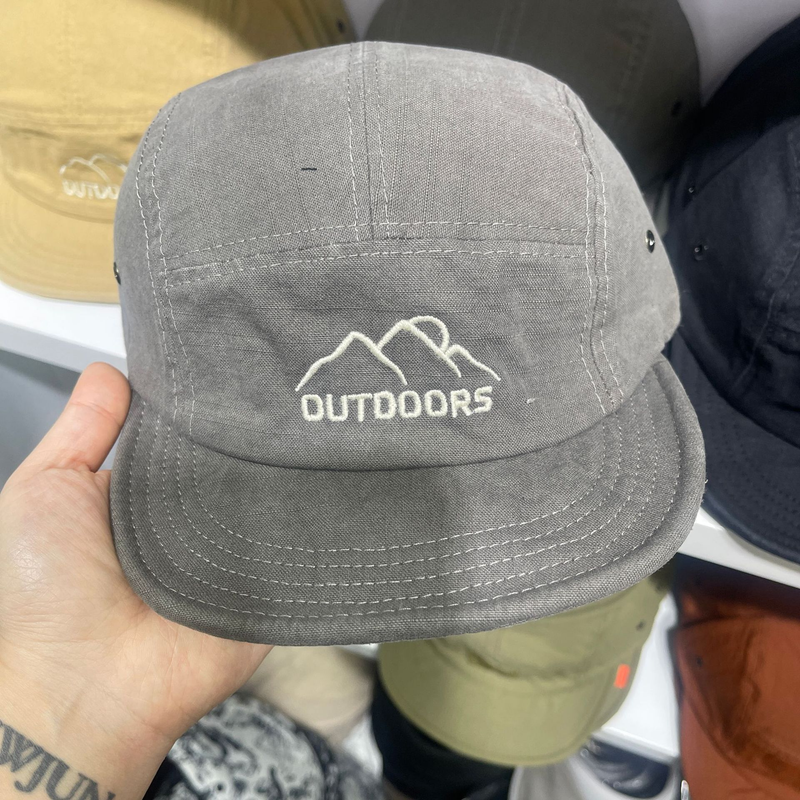 Chapeau niche ins vêtements de travail chapeau de baseball à bord court pour les femmes printemps et été personnalisé capote à bord court chapeau à visière pour les hommes à la mode_voghion.com