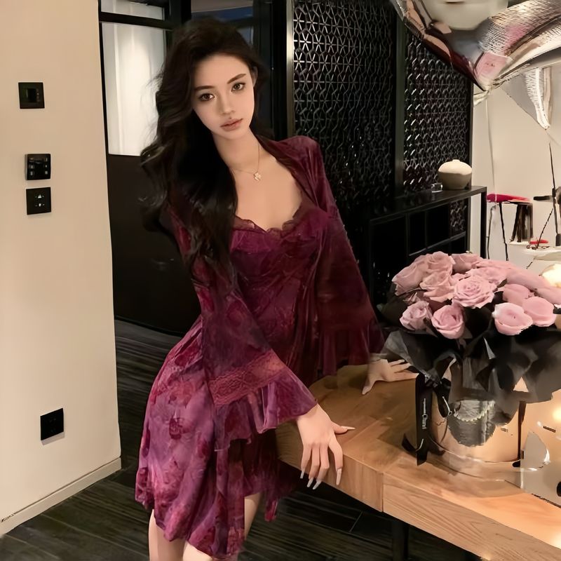 Purple Floral Deep V-strap Nightgown, Plus Size Sexy Lingerie With Sexy Lace Design, Outlining Curves For A More Charming Look-XL_voghion.com