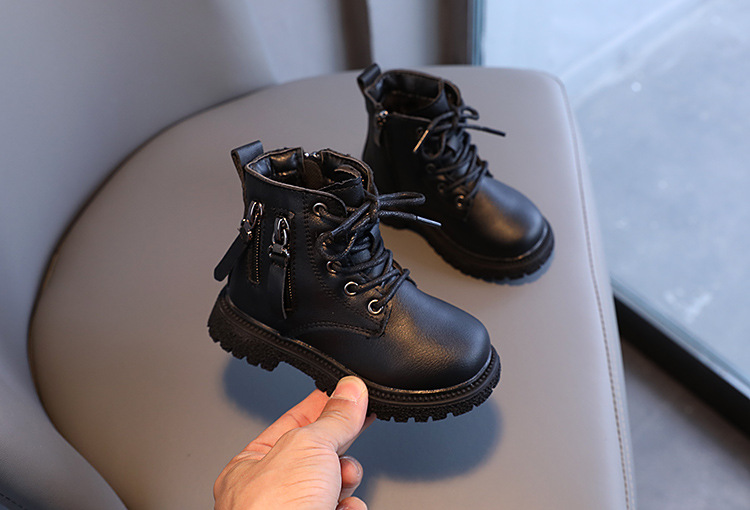 Scarpe per bambini Autunno e inverno Stivali Martin in velluto Scarpe piccole e calde in pelle Stivali corti grandi in cotone per ragazze_voghion.com
