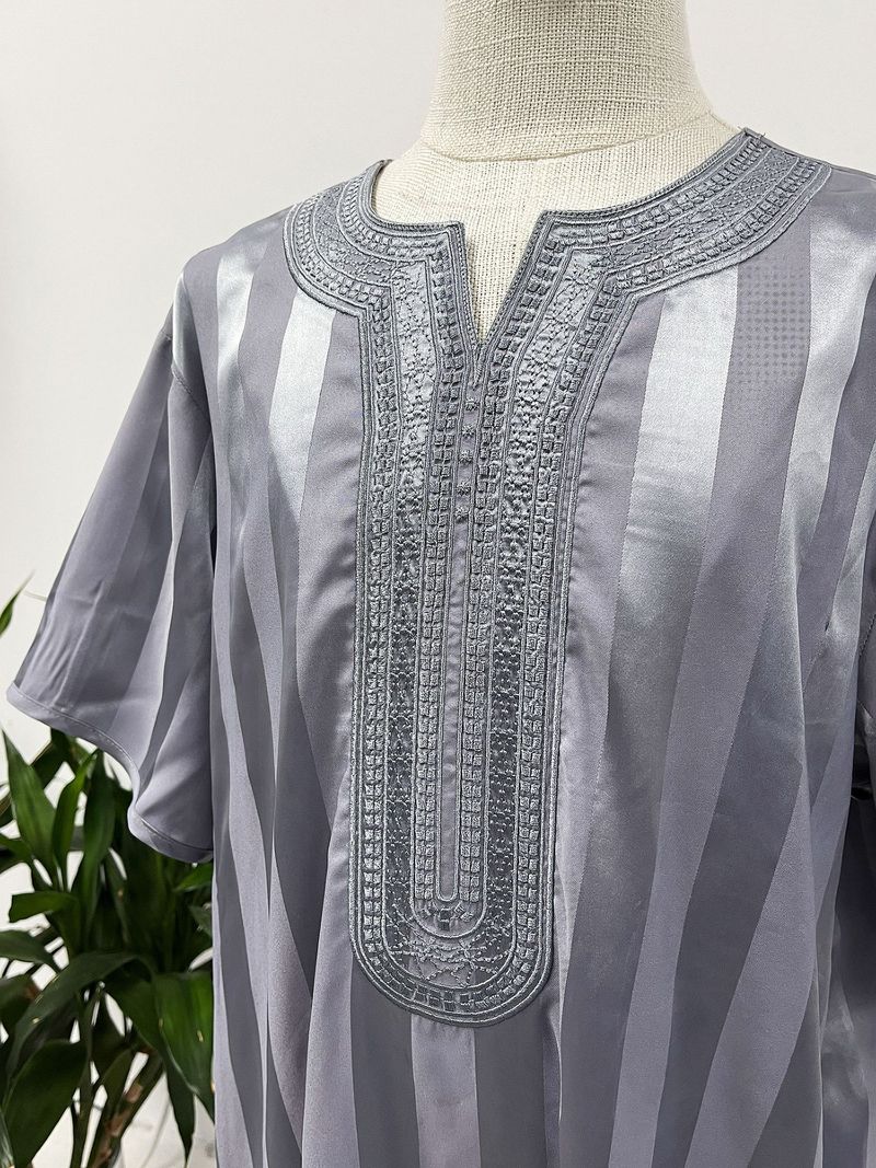 Kinderkleidung Türkisches Jungengewand Besticktes gestreiftes Thobe-Kleid mit kurzen Ärmeln_voghion.com